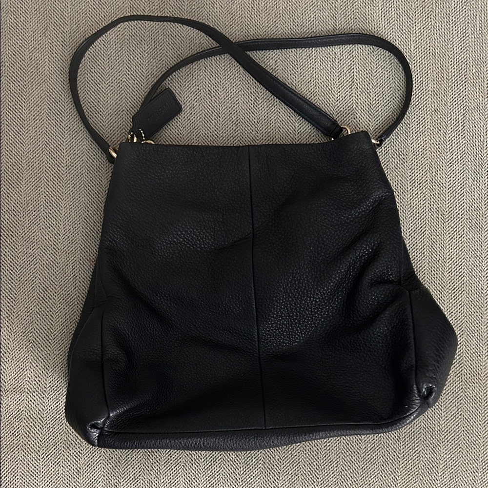 Elegant Black Leather Shoulder Bag